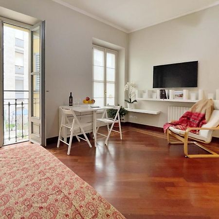 Chic 1Bdr With Shared Terrace Steps From Duomo By Rentopolis Milano Esterno foto