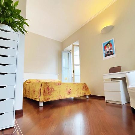 Chic 1Bdr With Shared Terrace Steps From Duomo By Rentopolis Milano Esterno foto