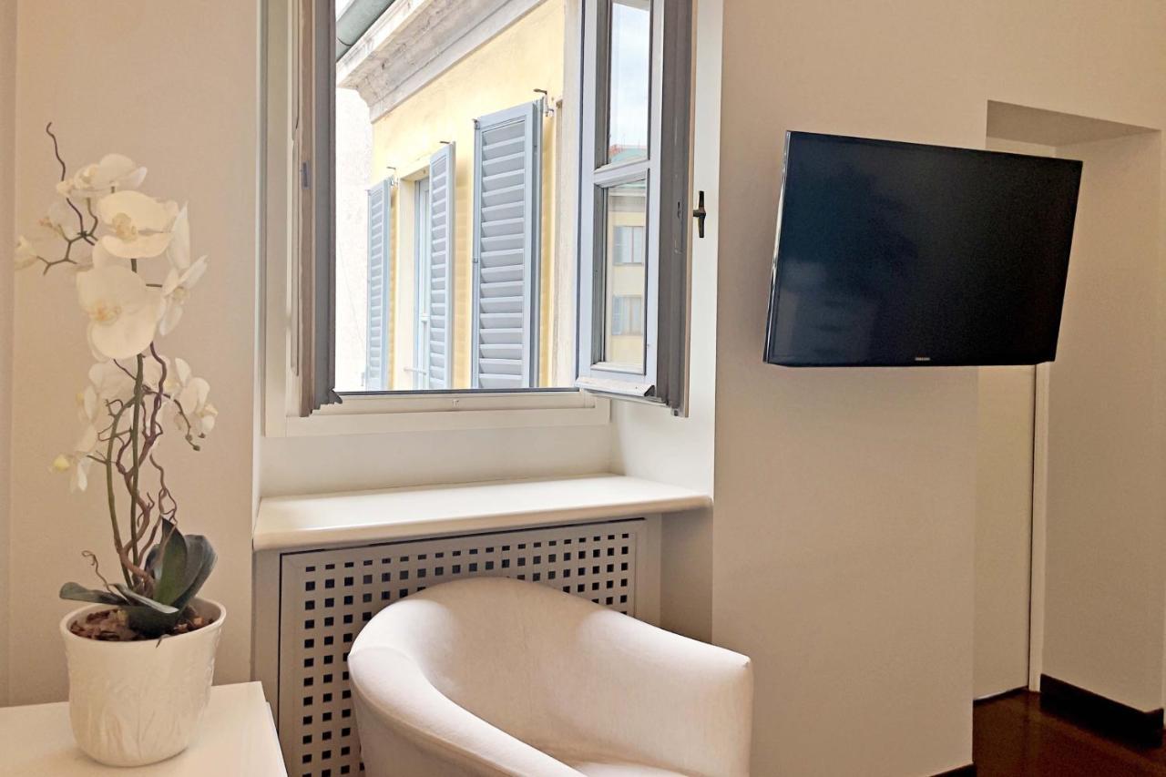 Chic 1Bdr With Shared Terrace Steps From Duomo By Rentopolis Milano Esterno foto