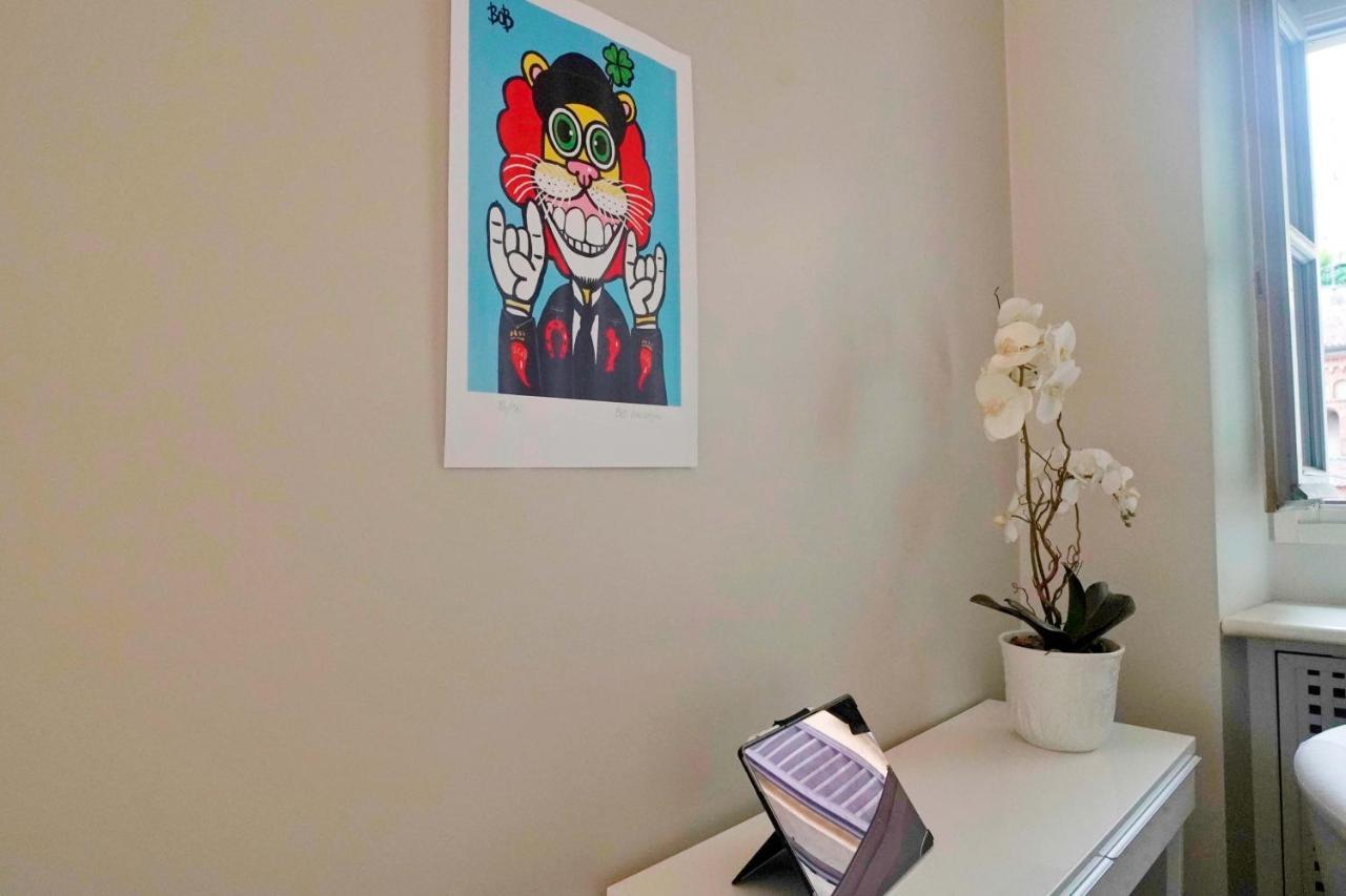 Chic 1Bdr With Shared Terrace Steps From Duomo By Rentopolis Milano Esterno foto